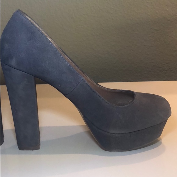 Steve Madden Gray Suede Platform Pump Heels - Picture 6 of 8